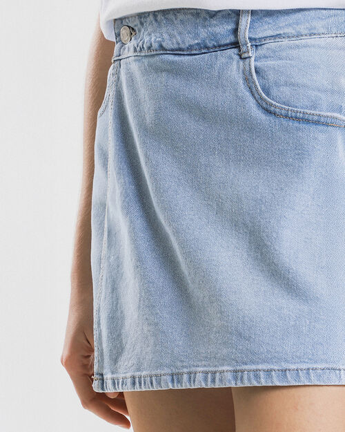 Short Falda Cruzada